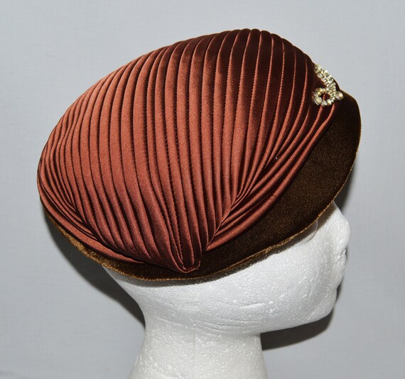 Vintage Hat - 1940s, Turban-Style Hat with Rich B… - image 3