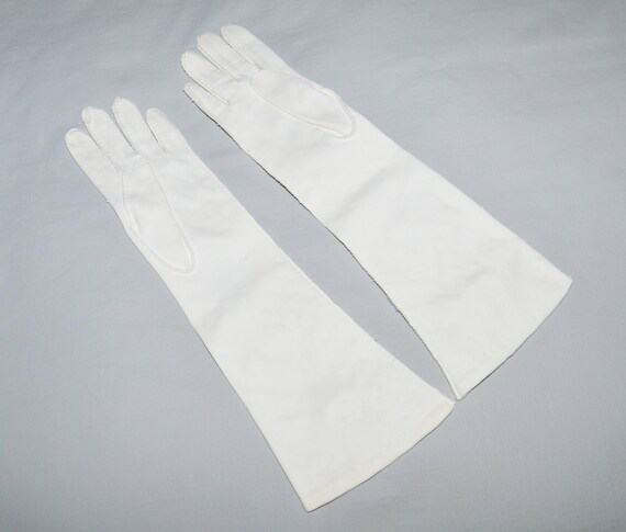 Vintage Gloves - 1960s, White Double Woven Cotton… - image 4
