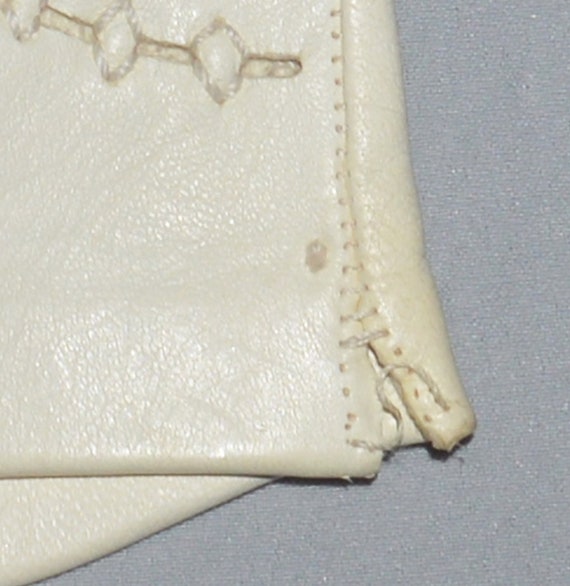 Vintage Ladies' Gloves - White Kid Leather, Decor… - image 10