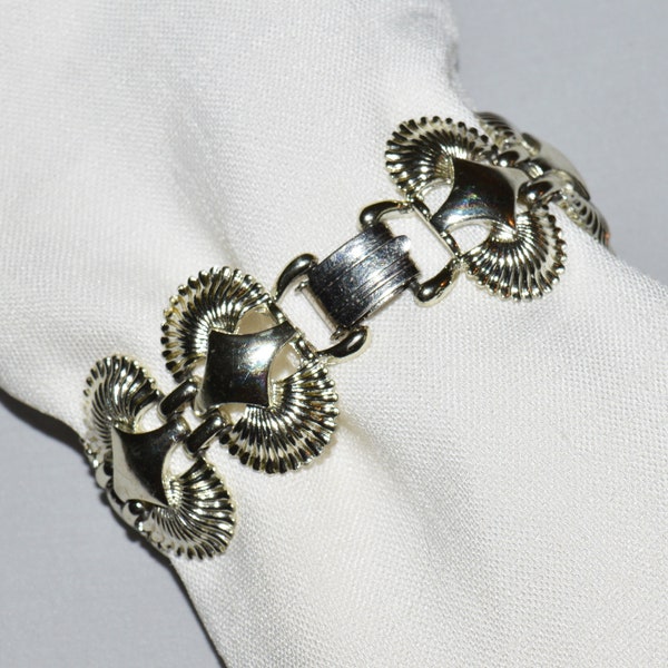 Vintage Bracelet - Coro Pegasus, 1950s or 60s, Silver-Tone Oval Links with Star-Shaped Centers