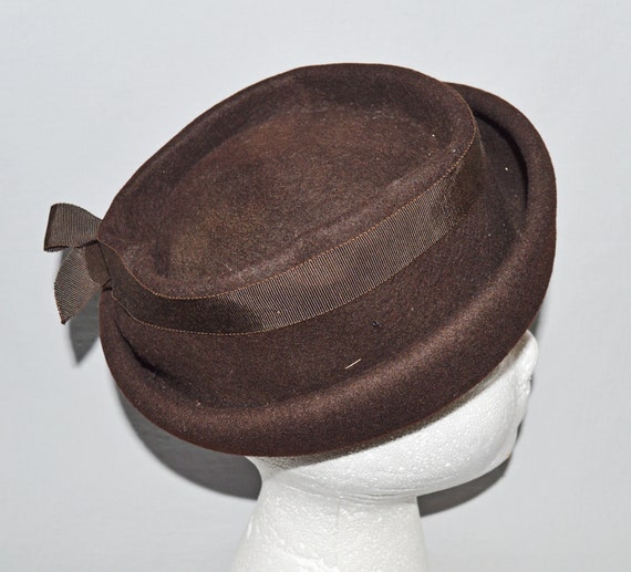 Vintage Hat - Dark Brown Wool Boater-Style Hat, 1… - image 2