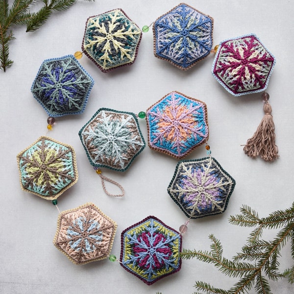 PATTERN: Christmas festive decoration - hanging ornament - coaster - mug wrap - overlay - mosaic - crochet brioche - tapestry