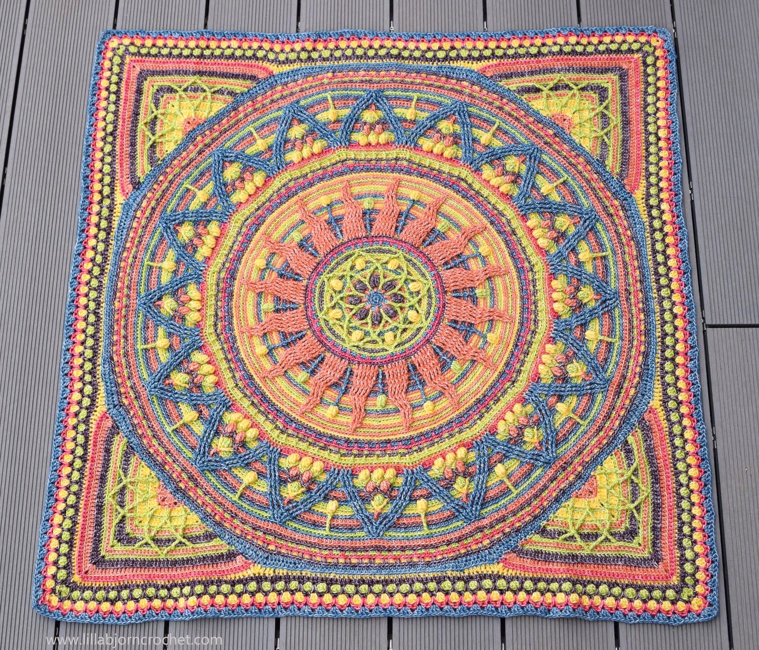 30 Mandala Blanket Crochet Patterns for Round, Square, and Star-Inspired Throws 32 Sunny Border Mandala Square Overlay Border Pattern