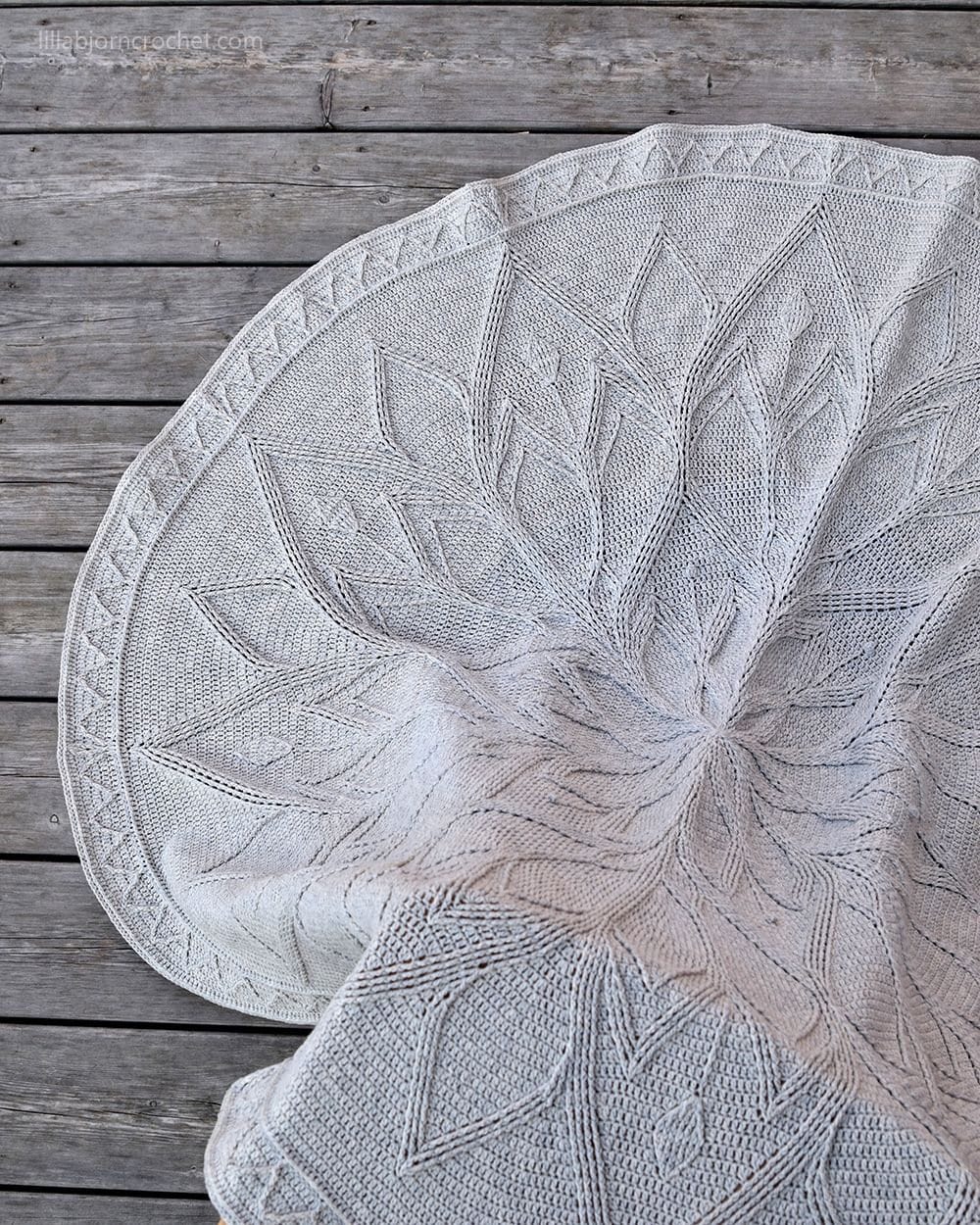 20 Mandala Blanket Crochet Patterns for Round, Square, and Star-Inspired Throws 2 Pattern crochet mandala blanket