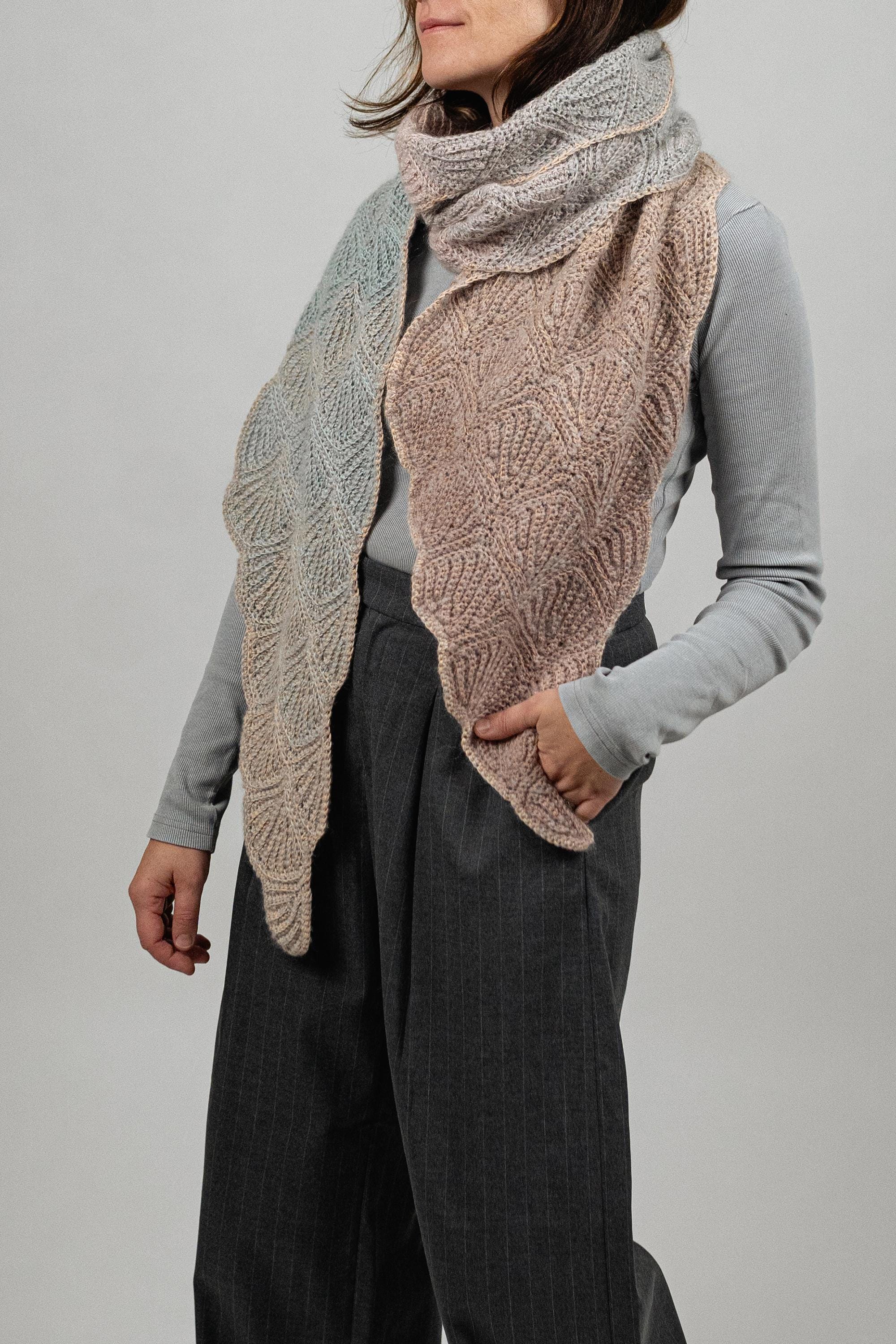 Shellos Crochet Crochet Shelly Scarf Pattern: Short Row Shells (instant Download) - Etsy