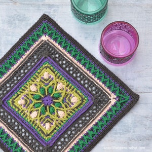 PATTERN - different granny square - afghan block - motif with flower - overlay crochet - instant download