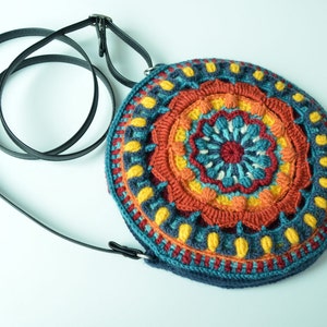 Crocheted Bag PATTERN - Round purse with Mandala  - overlay crochet - Small Crossbody bag with Strap - instant download