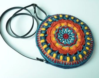 Crocheted Bag PATTERN - Round purse with Mandala  - overlay crochet - Small Crossbody bag with Strap - instant download