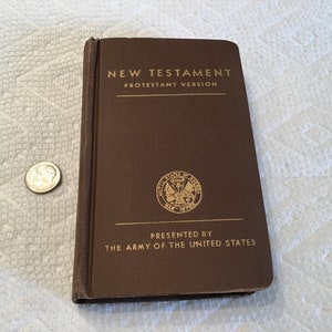 WWII New Testament Protestant Version World War II Army Soldier&#39;s Bible Prayer Book Vintage