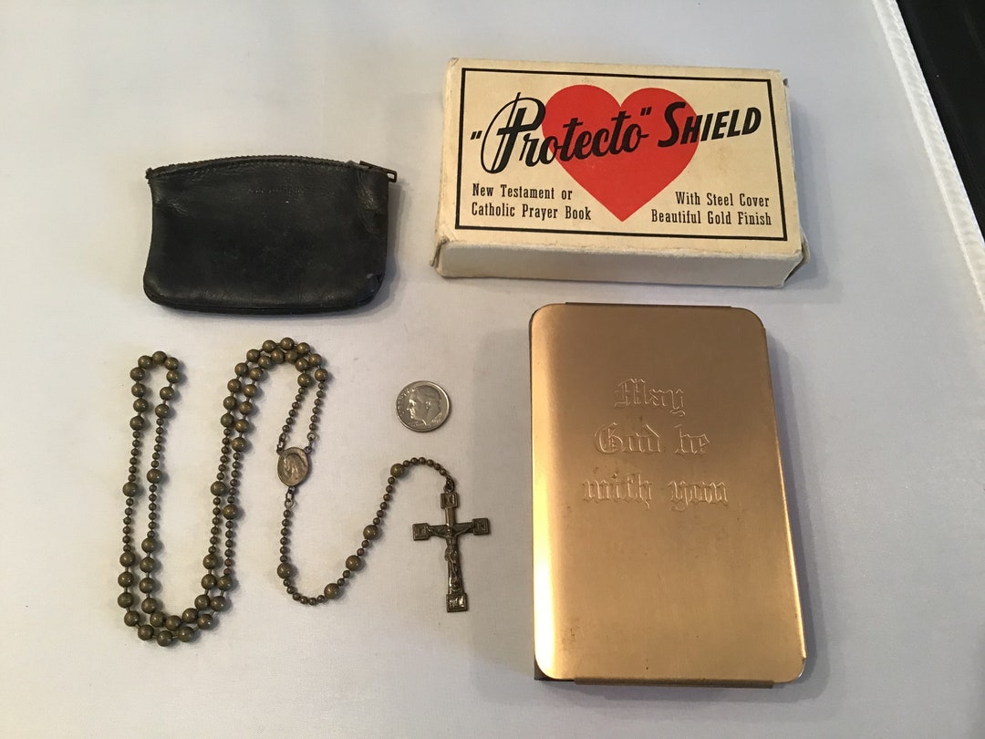 WWII PROTECTO Heart Shield BIBLE in Box W/ Military Issued Pull Chain