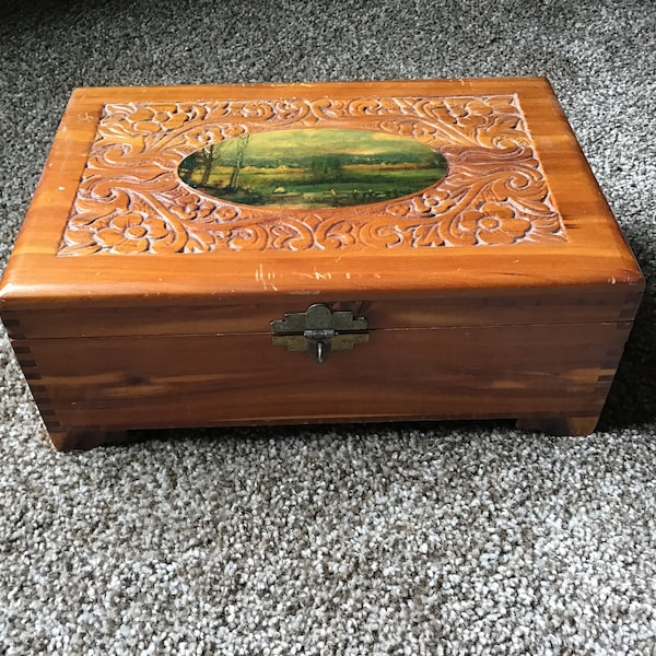 Vintage Wood Jewelry Treasure Dresser Box ~ Lock and Key