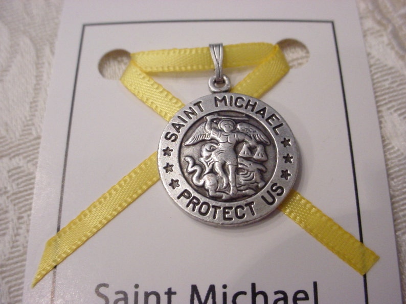 St Michael U S Military Pendant Charm On Card Choice Of Image 0