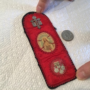 Vintage Leather Pocket Relic Medal Sacred Heart of Jesus Scapular Reliquary ~ Nun’s Estate