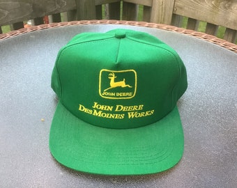 Vintage EMPLOYEES John DEERE Des Moines Works Green Trucker HAT Cap ~ Rare!