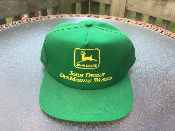 Vintage EMPLOYEES John DEERE Des Moines Works Green Trucker  display picture 1