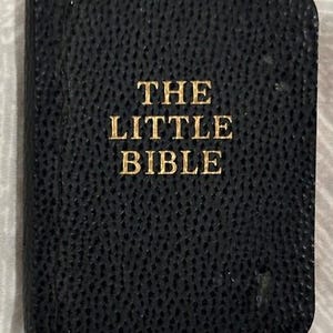 Vintage Miniature THE LITTLE BIBLE ~ Fantastic Tiny Bible Prayer Book ~ Nice!