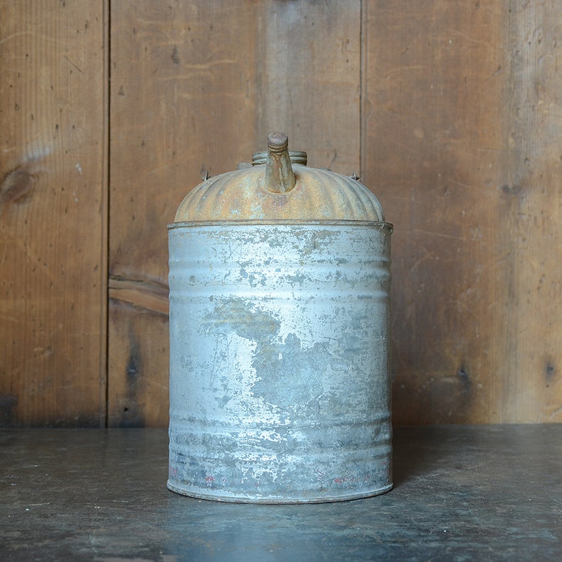Old Galvanized Metal Kerosene Can for the Primitive or Rustic | Etsy