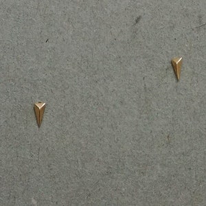 10K Solid Gold Tiny Slim Pyramid Stud Earrings, Pyramid, Geometric Real Gold - TGE022