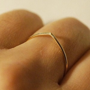 14K Solid Gold Water Thin Line Drop Ring - TGR014