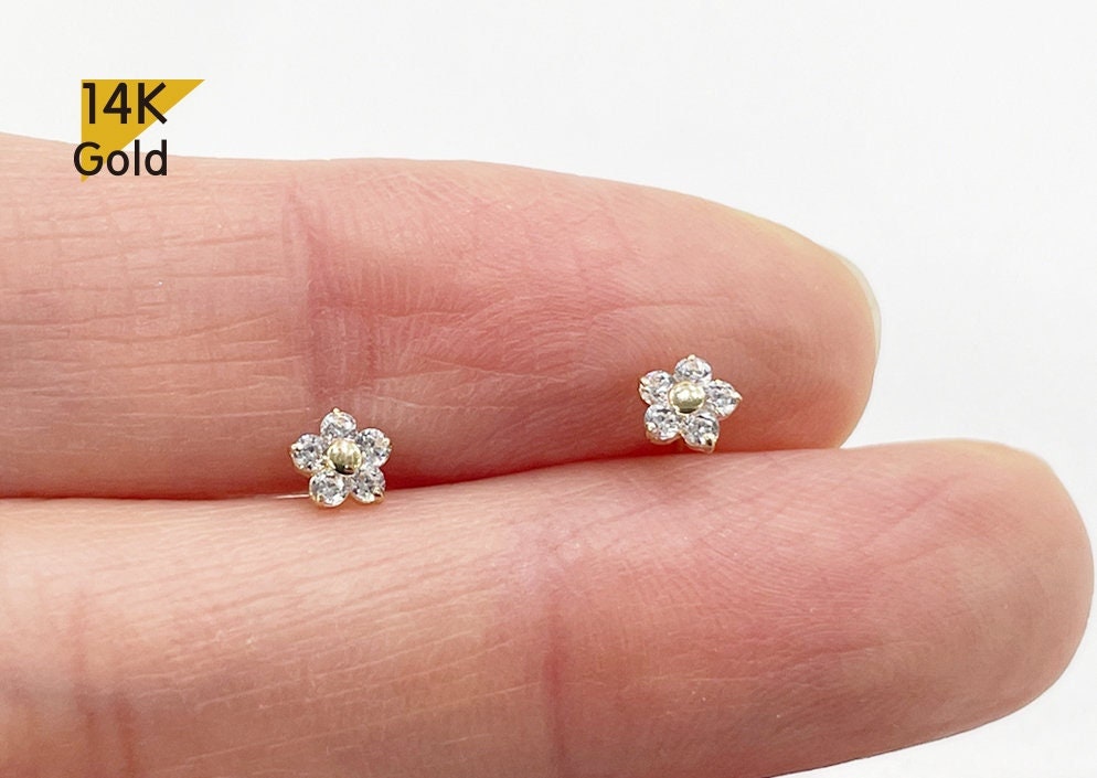 14K Solid Gold Stud Earrings, Cubic Zirconia Daisy Earrings 14K Solid Gold Stud Earrings, Cubic Zirconia Daisy Earrings