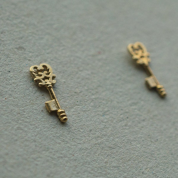 10K Solid Gold Classic Key Stud Earrings Real gold - TGE052