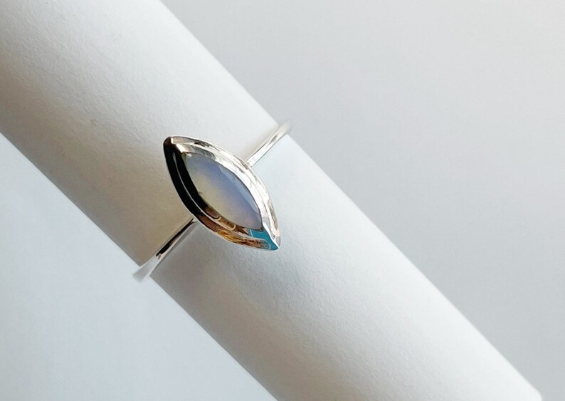 US 6.20 16.66mm Silver Oval Ring 925 Sterling Silver Ethiopia Opal Ring