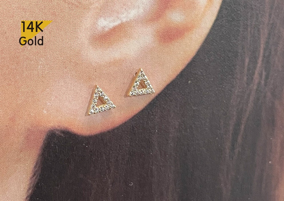ピアス Numbering Inverted Triangle Earrings with Stone Chain5BNY042 Numbering Inverted Triangle Earrings with Stone Chain5BNY042