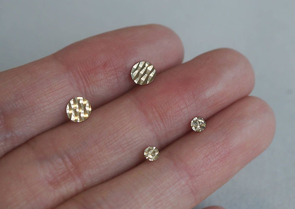 earrings flat stud solid 14k thin circle pattern