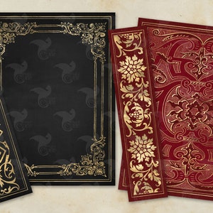 Op de afbeelding: Drie decoratieve boekomslagen met sierlijke gouden en rode ontwerpen. De omslagen zijn gemaakt van papier en hebben een vintage uitstraling.