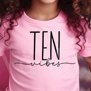 Shirt 10e verjaardag vibes, shirt 10e verjaardag, tiende verjaardag, 10e verjaardagsfeestje, feestvarken, feestvarken, shirt met dubbele cijfers