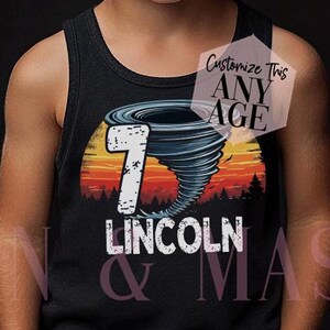 Puede incluir: Camiseta sin mangas negra con un gráfico colorido que presenta un tornado, el número 7 y el nombre "Lincoln". El diseño incluye una puesta de sol y una silueta de bosque. También es visible el texto "Customize This Any Age".