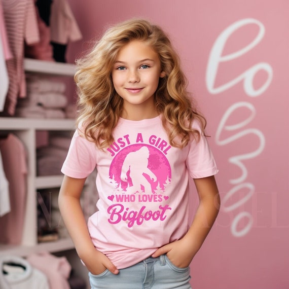 Just A Girl Who Loves Bigfoot - Sasquatch Girl T-Shirt Just A Girl Who Loves Bigfoot - Sasquatch Girl T-Shirt