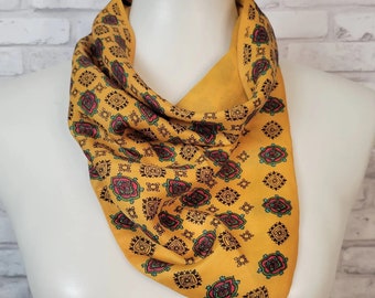 Reversible scarf or bandana, triangular golden yellow scarf, medallion print, vintage 1970s mod