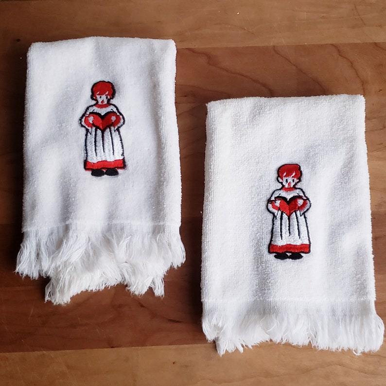 tiny hand towels