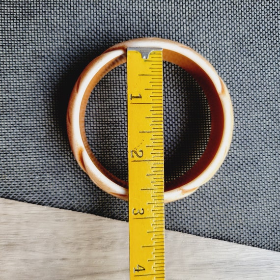 Pair plastic bangle bracelets carved leaf design … - image 6