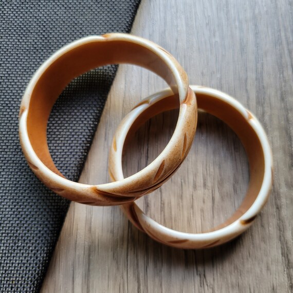 Pair plastic bangle bracelets carved leaf design … - image 2