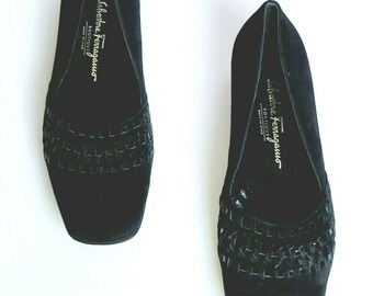 Ferragamo size 7.5 marked 8 womens black suede loafer flats woven detail