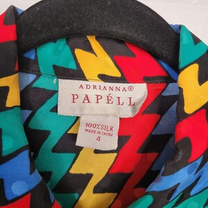 Blusa de seda Adrianna Papell talla 4, con botones delanteros, estilo maximalista y brillante, para oficina imagen 5