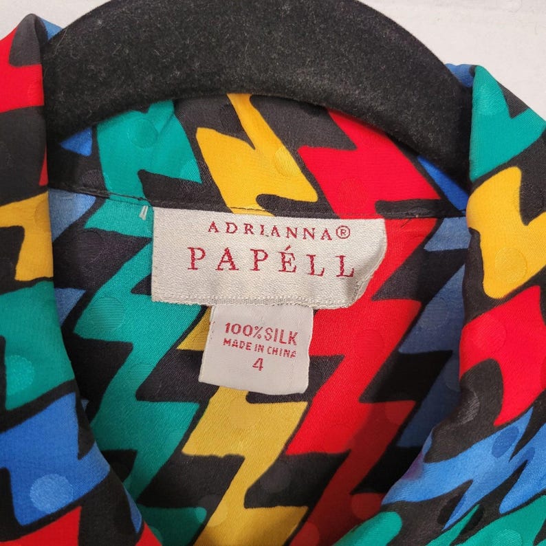 Blusa de seda Adrianna Papell talla 4, con botones delanteros, estilo maximalista y brillante, para oficina imagen 5