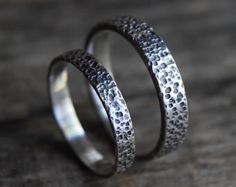 Matching Silver Wedding Band Set with Rustic Hammered Texture, Sterling Silver Wedding Rings, Alternative Rings || Rust Texture