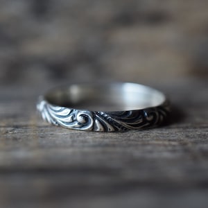 Silver Swirl Band, Renaissance Style Ring Band, Alternative Wedding Band