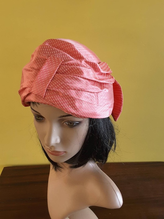 1960s Vintage Deep Pink And White Print Fabric Turban Bubble Hat Vintage 1960s Pink & White Pleated Turban Hat Summer Mod  main image 3