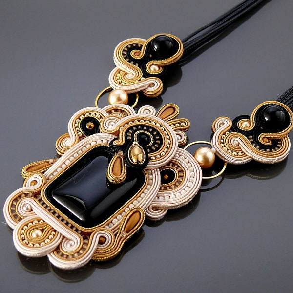 Collana Soutache nera e oro con Onice.