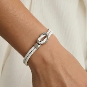 White Braided Leather Bracelet – Minimalist Silver Loop Clasp | Lodorfo
