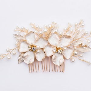 Bridal Hair Comb in Blush Pink- Pearl Vintage Wedding Hair Piece- Leaf and Vine Hairpiece- Bridal Accessory- Wedding Hair H004
