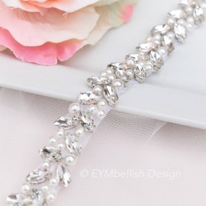 Cinturón de novia fino de longitud completa con diamantes de imitación y perlas con cierre - Cinturón de dama de honor con perlas - Cinturón de boda estrecho con gancho - EYM B090