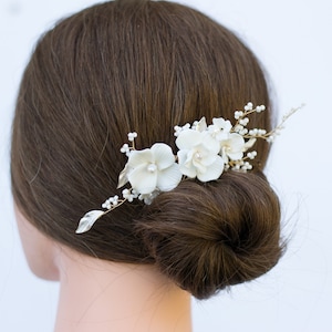 Bridal Hair Comb - Wedding Hair Accessory with pearl and white flowers- H032