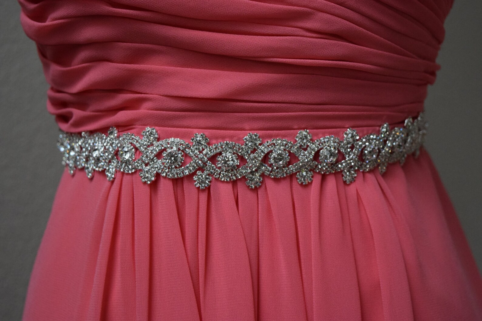 NARROW GRAY CRYSTAL BELT main image 1