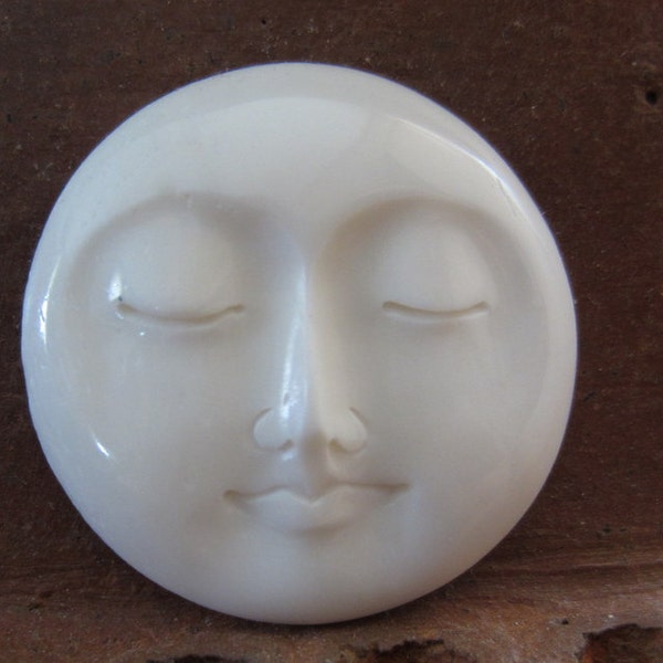 Hand carved face   moon -30mm , Buffalo bone carving  G034