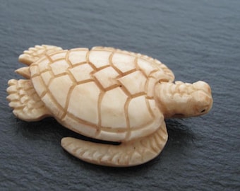 Colgante de tortuga marina tallado a mano, taladro en la boca, talla de hueso de búfalo G150